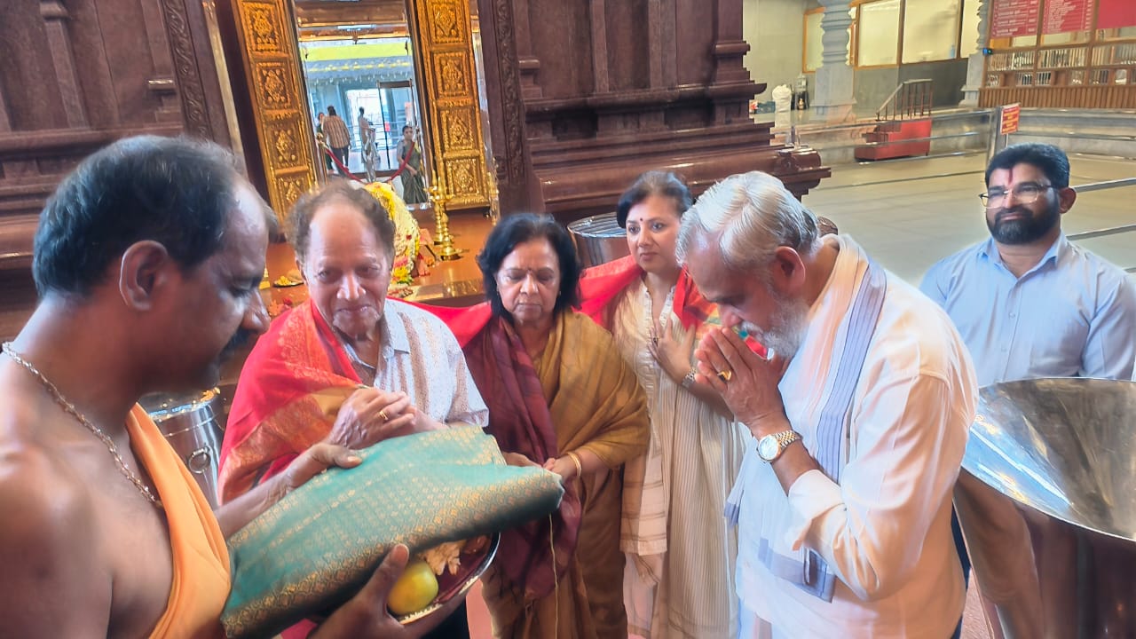 ಕಾಪು ಶ್ರೀ ಹೊಸ ಮಾರಿಗುಡಿ ದೇವಸ್ಥಾನ : ಉದ್ಯಮಿ ಕುಶಲ್ ಎಸ್. ಹೆಗ್ಡೆ ಕುಟುಂಬದಿಂದ ಭೇಟಿ